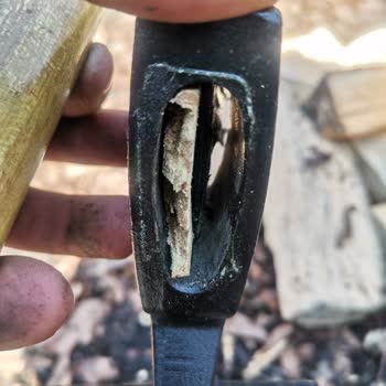 İzeltaş Balta Sapı Kırılıyor