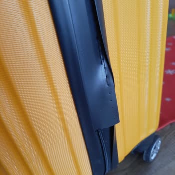 Elatae Valiz Dikişleri Söküldü!