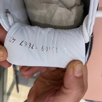 Desa Ayakkabıda Numara Farklılığı