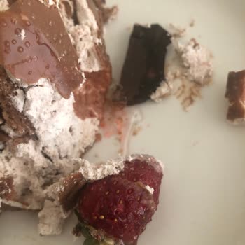 Tuna Simit & Cafe Bayat Pasta Gönderdi