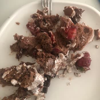 Tuna Simit & Cafe Bayat Pasta Gönderdi