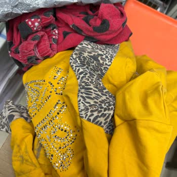 Ricardoblenk.shop 1 Alana 1 Pantolon Yerine Kullanılmış Bayan Geceliği Geldi