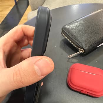 Apple iPhone 14 Pro Case And Wallet Poor Quality