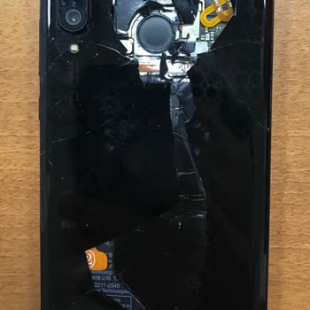 My Huawei P30 Lite's Back Cover Keeps Breaking