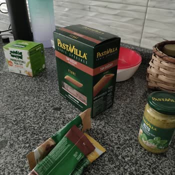 Migros'a Her Gittiğimizde En Az Yarım Saat Sıra Bekliyoruz