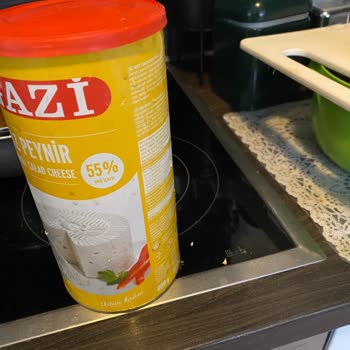 Gazi (gazi.de/tr) Beyaz Peynirden Kurt Çıktı!