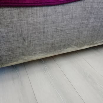 İstikbal Bazaya Boya Tutkal Sürmüş Servis Ücretli İşlem Yaparız Diyor!