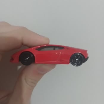 Hot Wheels Arabamın Tekeri Dönmüyor Ya Da Dönmekte Zorlanıyor