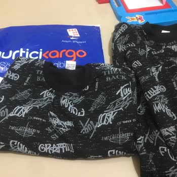 Star.cocukgiyimm (Instagram) Saçma Bir Erkek Çocuk Kazağı Geldi