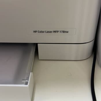 Media Markt Mağazasında Yalan Söyleyerek Satış Yapıyorlar