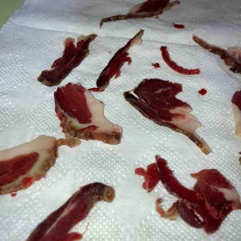 Köfteci Yusuf'un Bozuk Pastırmaları Satması