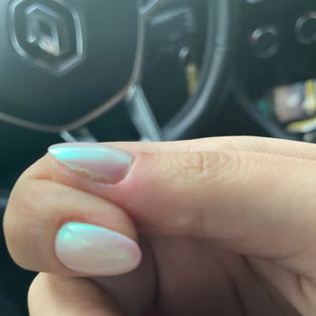 Oxana Özcan Beauty Center(Ankara) Kötü Tırnaklar Kötü İşçilik