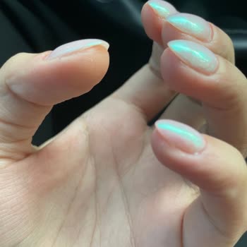 Oxana Özcan Beauty Center(Ankara) Kötü Tırnaklar Kötü İşçilik