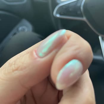 Oxana Özcan Beauty Center(Ankara) Kötü Tırnaklar Kötü İşçilik