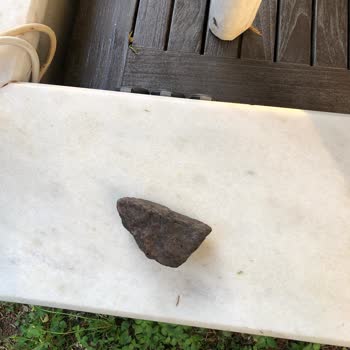 Bim Ebru Mangal Kömürünün İçinde Taş Çıkması