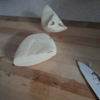 Bilal Avm (Adana) Aldığımız Peynirden Değişik Bir Şey Çıktı