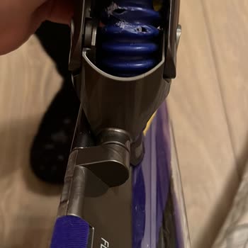 Dyson V12 Fluffy Optic Başlık Problemi
