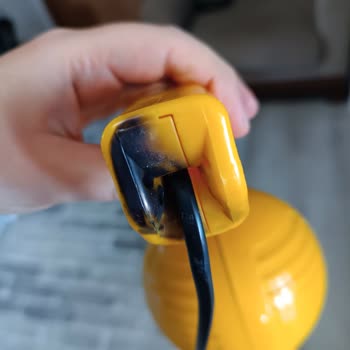 Fantom Dik Süpürge Elimde Patladı