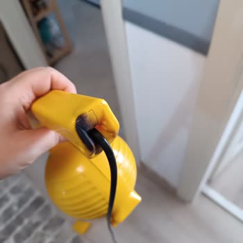 Fantom Dik Süpürge Elimde Patladı