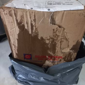 Belsin Petrol Motor Yağı Dökülmüş Ve Patlak