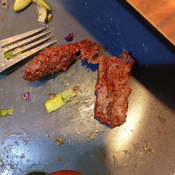 Begümhan'da Yemekten Çok Azar Yedik!