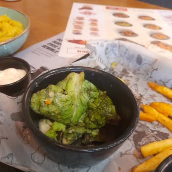 Doyuyo Menüyle Gelen Salatanın Bayat Olması