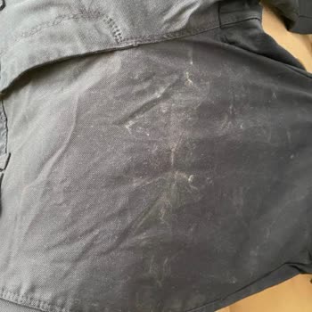 Perwoll Siyahlar Deterjanının Beyaz Lekeleri