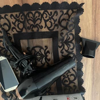 Arzum Fön Makinesi Aparatı Oturmuyor