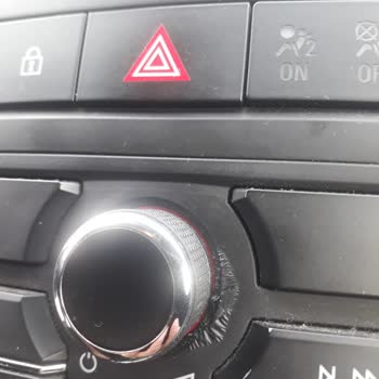 Opel Astra Radyo Soyulması