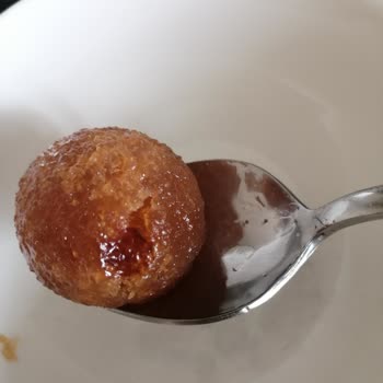 Bizden Gıda Bizden Kemalpaşa Tatlısının İçinden Kırmızı Garip Bir Şey Çıktı