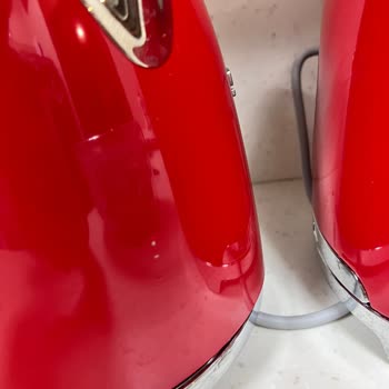 Smeg Kettle Su Isıtıcı Boya Soyulma