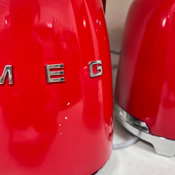 Smeg Kettle Su Isıtıcı Boya Soyulma