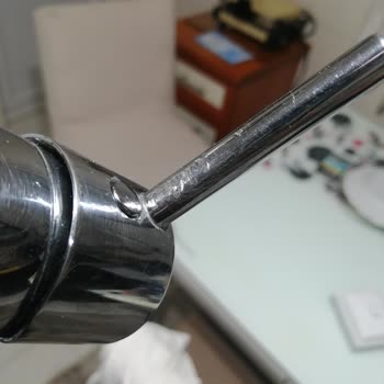 Artema Bataryamı Serviste Çekiç İzli Ve Ezik Şekilde Tamir Yapıldı.