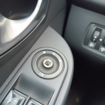 Renault Ayna Ayarlama Düğmesi Koptu.!