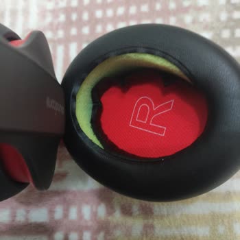 Anker Soundcore Q10 Padlerinin Kendiliğinden Açılması.