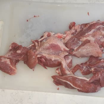 Köfteci Yusuf Hesaplı Kasapta Belgesiz Çalışan Personelin Saygısızlığı