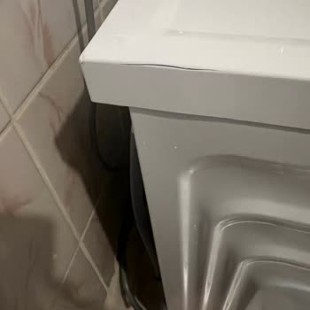 Arçelik Çamaşır Makinesi Sol Yan Tarafı Çizik Çatlak