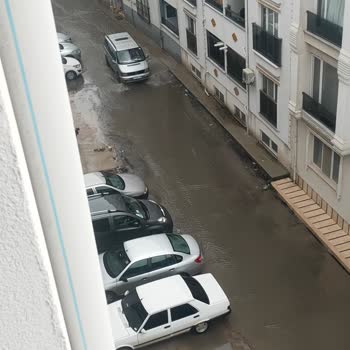 Edirne Belediyesi Yollar Çok Kötü Yağmur Yağdıktan Sonra İnsanlar Yürüyemiyor