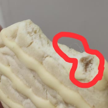 Ülker Hanımeller Limonlu Beyaz Çikolata Kurabiye İçinde Yabancı Madde