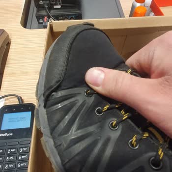 Flo Ayakkabı Garantili Ayakkabının Haline Bakın Kullanıcı Hatasıymış Pişmanlıksınız