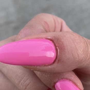 Hazal Akbay Beauty Kaba Üslup Ve Kanayan Tırnaklar