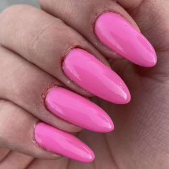 Hazal Akbay Beauty Kaba Üslup Ve Kanayan Tırnaklar