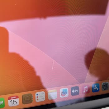 Fppro Macbook Ekranım Çizilmiş Olarak Geldi.