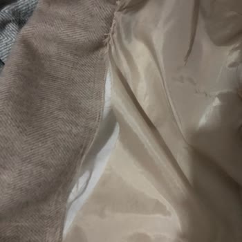 Aynaz Tekstil 'e Ait Kabanın Astarı Defalarca Kez Söküldü