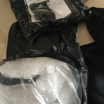 Mont Yerine Sweatshirt Gönderdiler