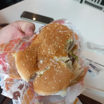 Burger King Hamburger Ekmeklerinin Bayat Olması
