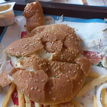 Burger King Hamburger Ekmeklerinin Bayat Olması