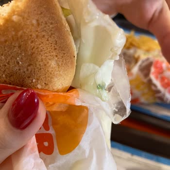 Burger King Hijyen Yok Kıl Çıktı Yemekte