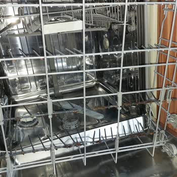 Arçelik 9485FL Bulaşık Makinesi Sepet Paslanması Sorunu