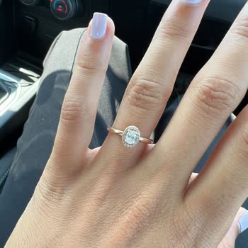 Lizay Pırlanta Yüzüğün Rengi Soluyor!